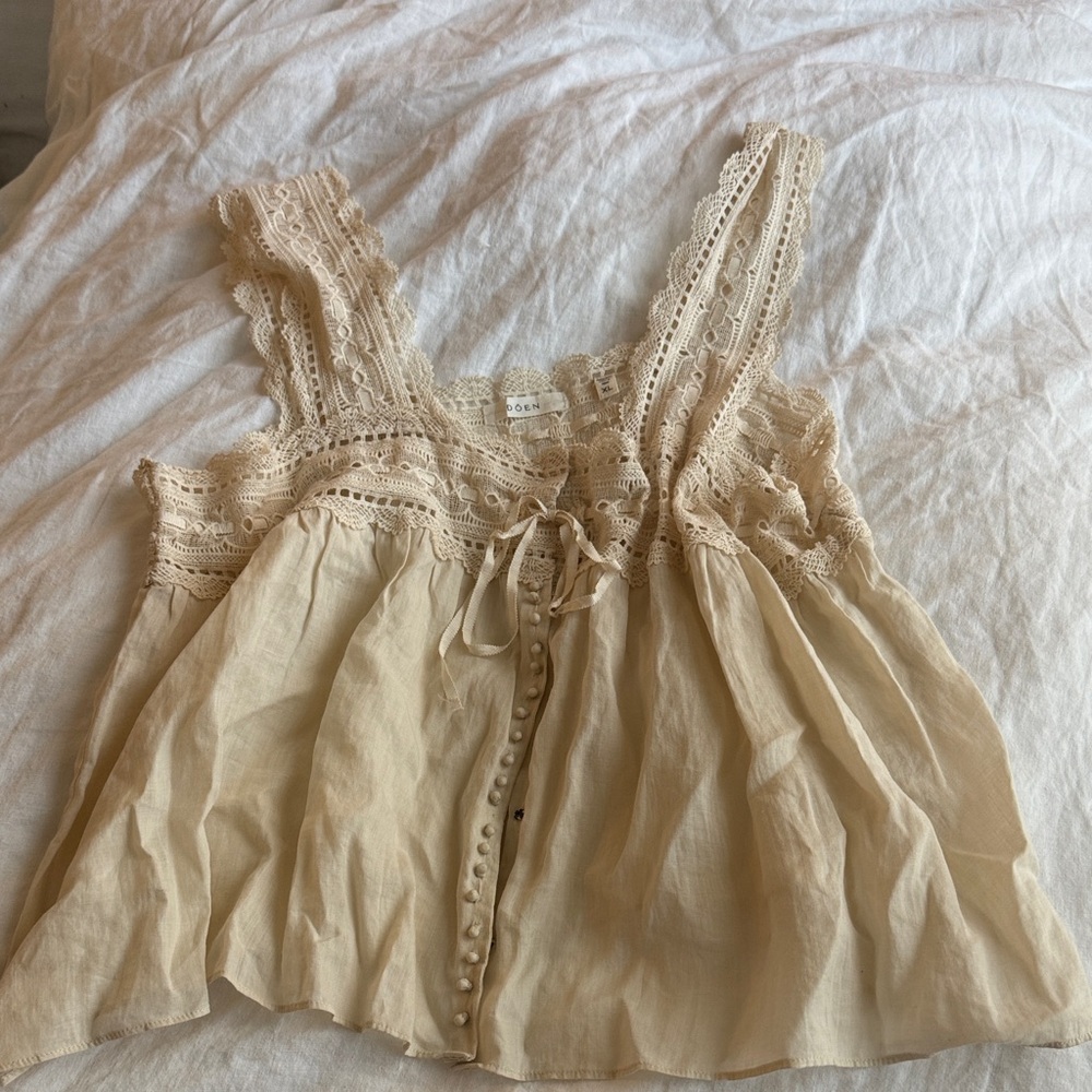 Doen Beige Lace Sleeveless Blouse Nutmilk